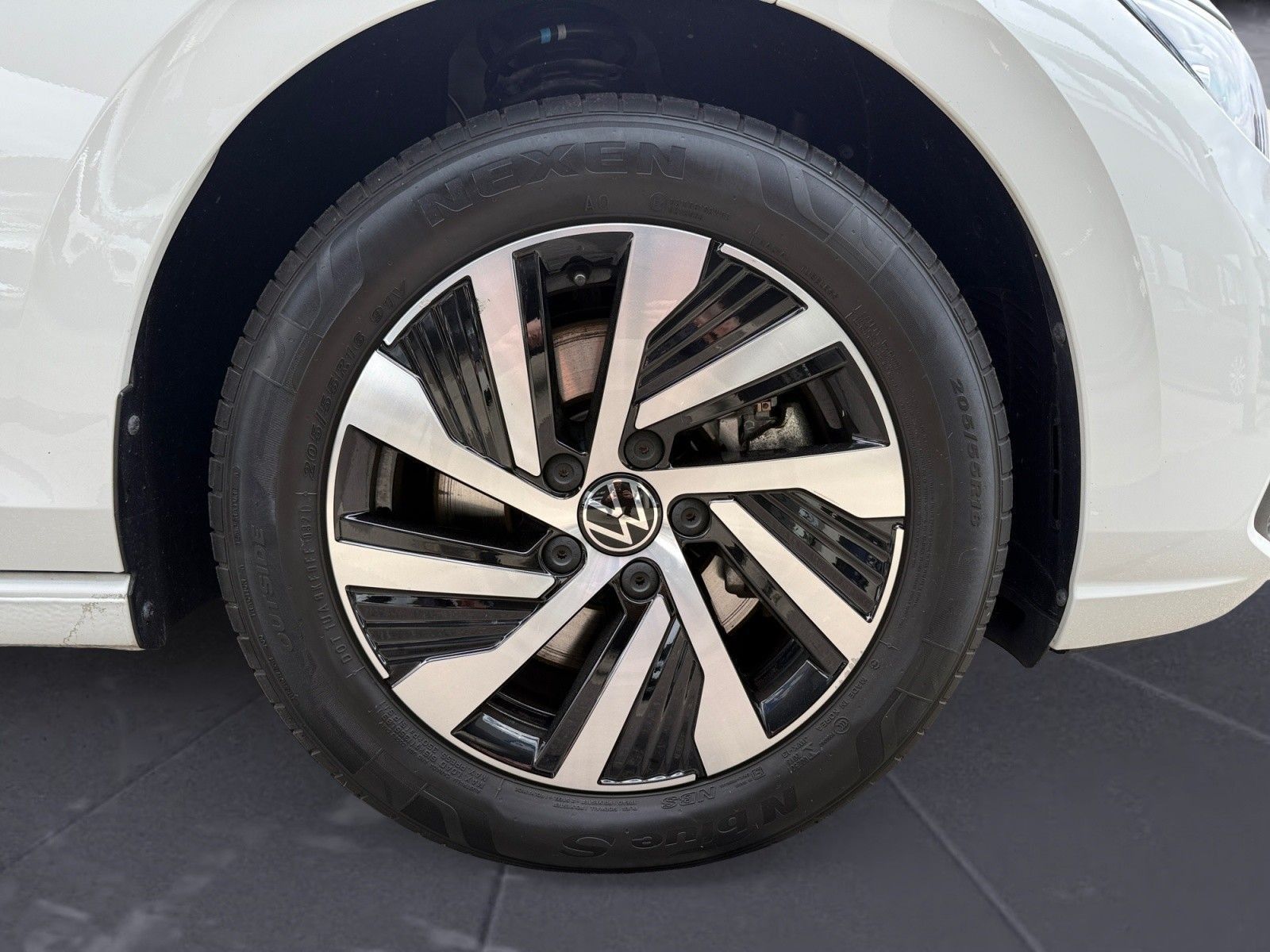 Volkswagen Golf - Bild 7