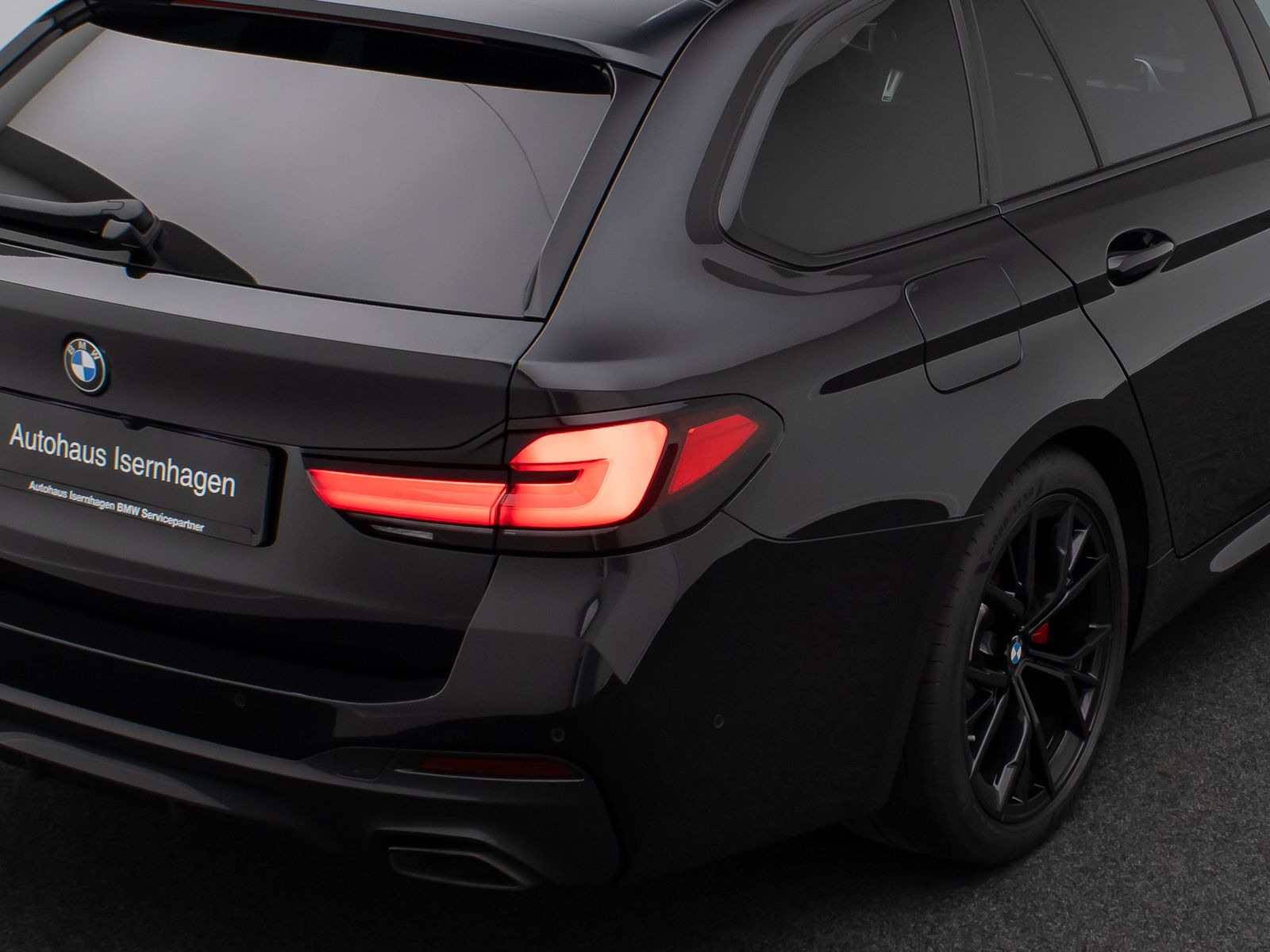 Fahrzeugabbildung BMW 540d xD M Sport Individual HUD DAB H/K Laser
