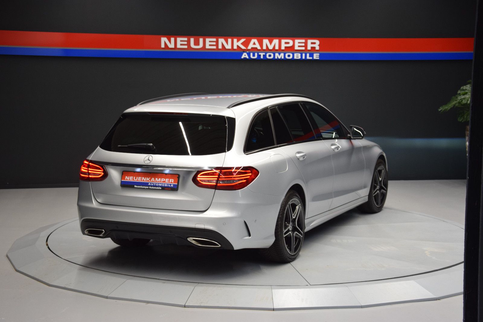 Fahrzeugabbildung Mercedes-Benz C 200 C T-Modell C 200 4Matic Vollleder ACC 360°