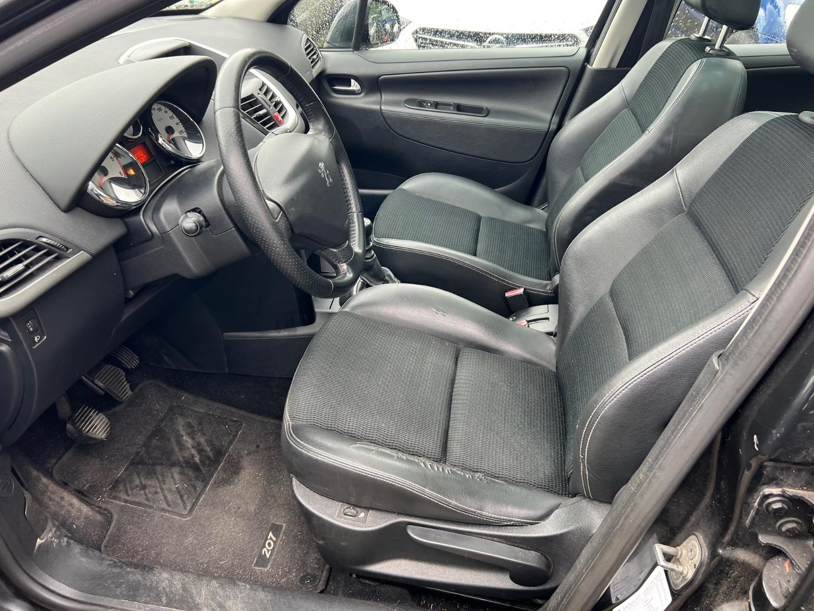 Peugeot 207 2012 — photo 8