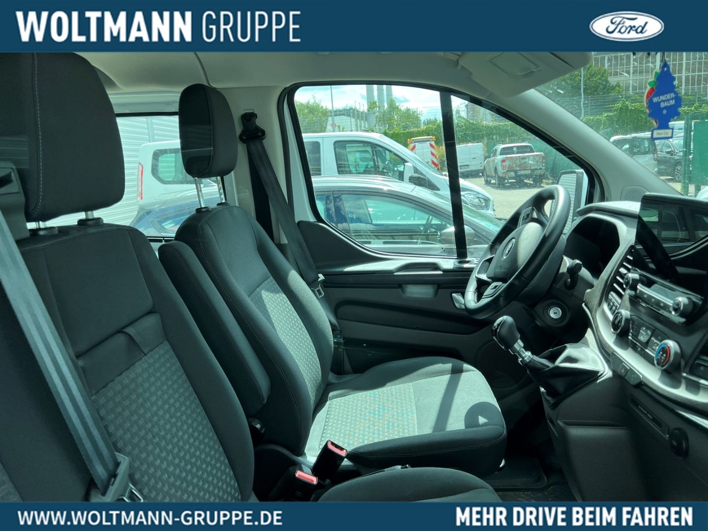 Fahrzeugabbildung Ford Transit Custom Kombi 320 L2 Trend 2.0 TDCi 105PS