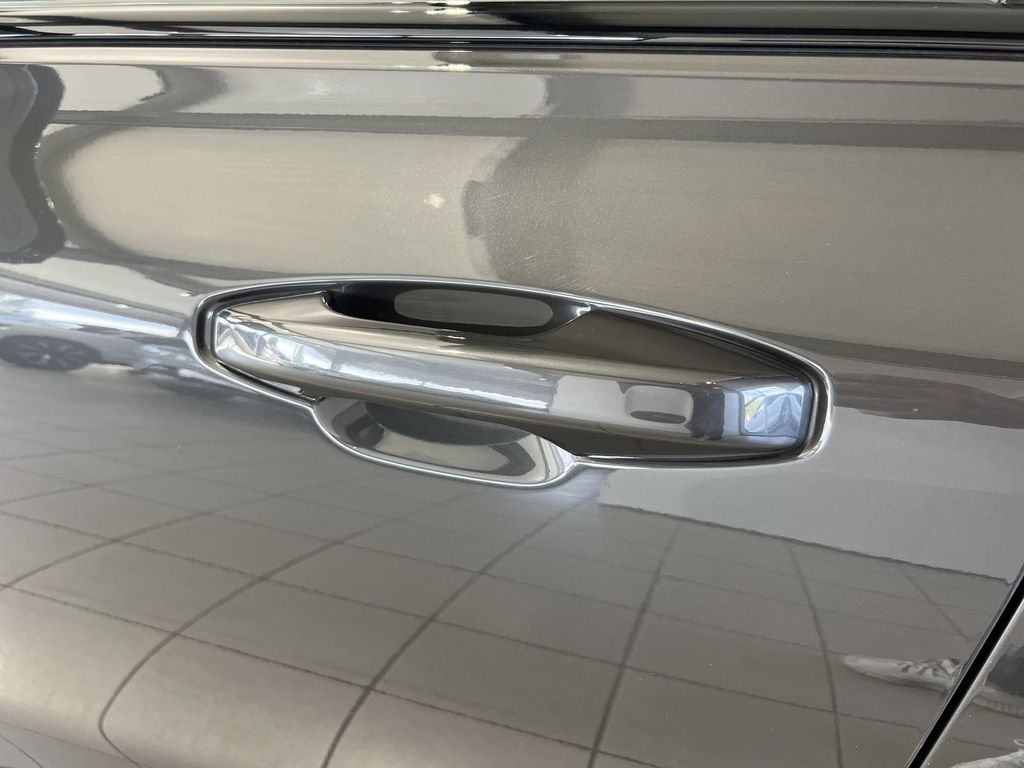 Volvo S60 T8 Ultimate Dark Recharge AWD Massage B&W