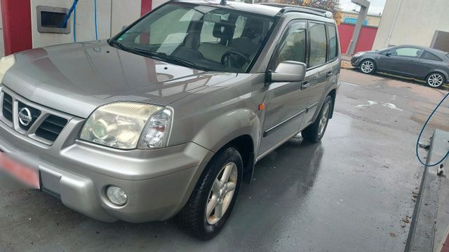 Nissan  X-Trail 44 2002 2.2 Kaine TUV