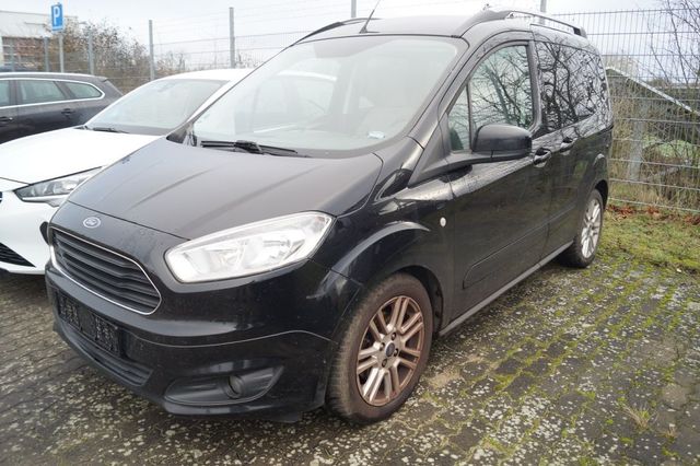 Ford Tourneo Courier 1.0 EcoBoost Titanium