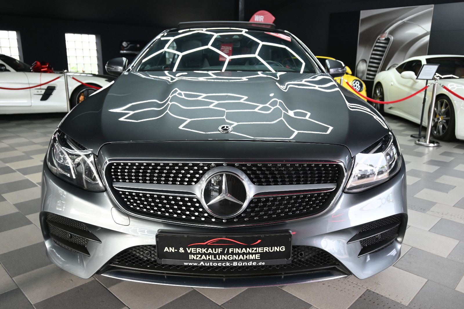Mercedes-Benz E300 Coupe AMG/Pano/TW-Ass/Burmester/Kam/Distro imagem 3