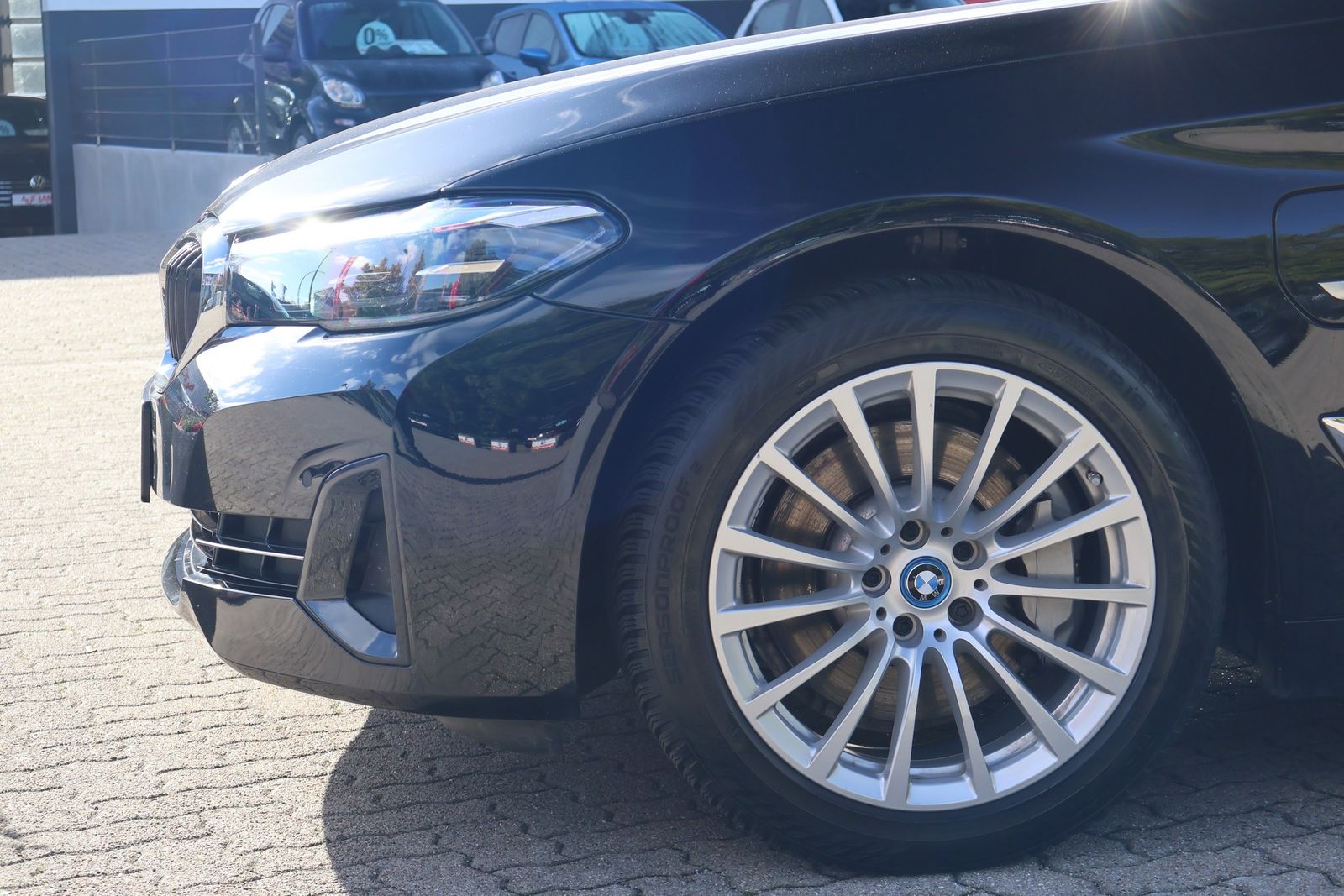 BMW 520e Luxury Line LED Navi Professional DAB Leder imagem 3