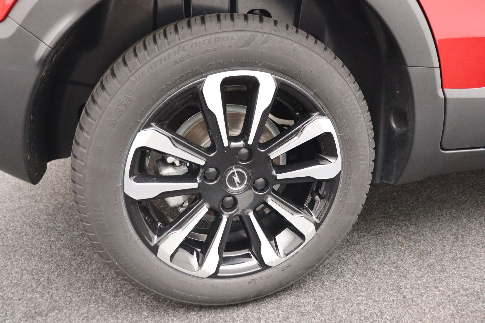 Fahrzeugabbildung Opel Crossland 1.2 Elegance NAVI LED KAMERA