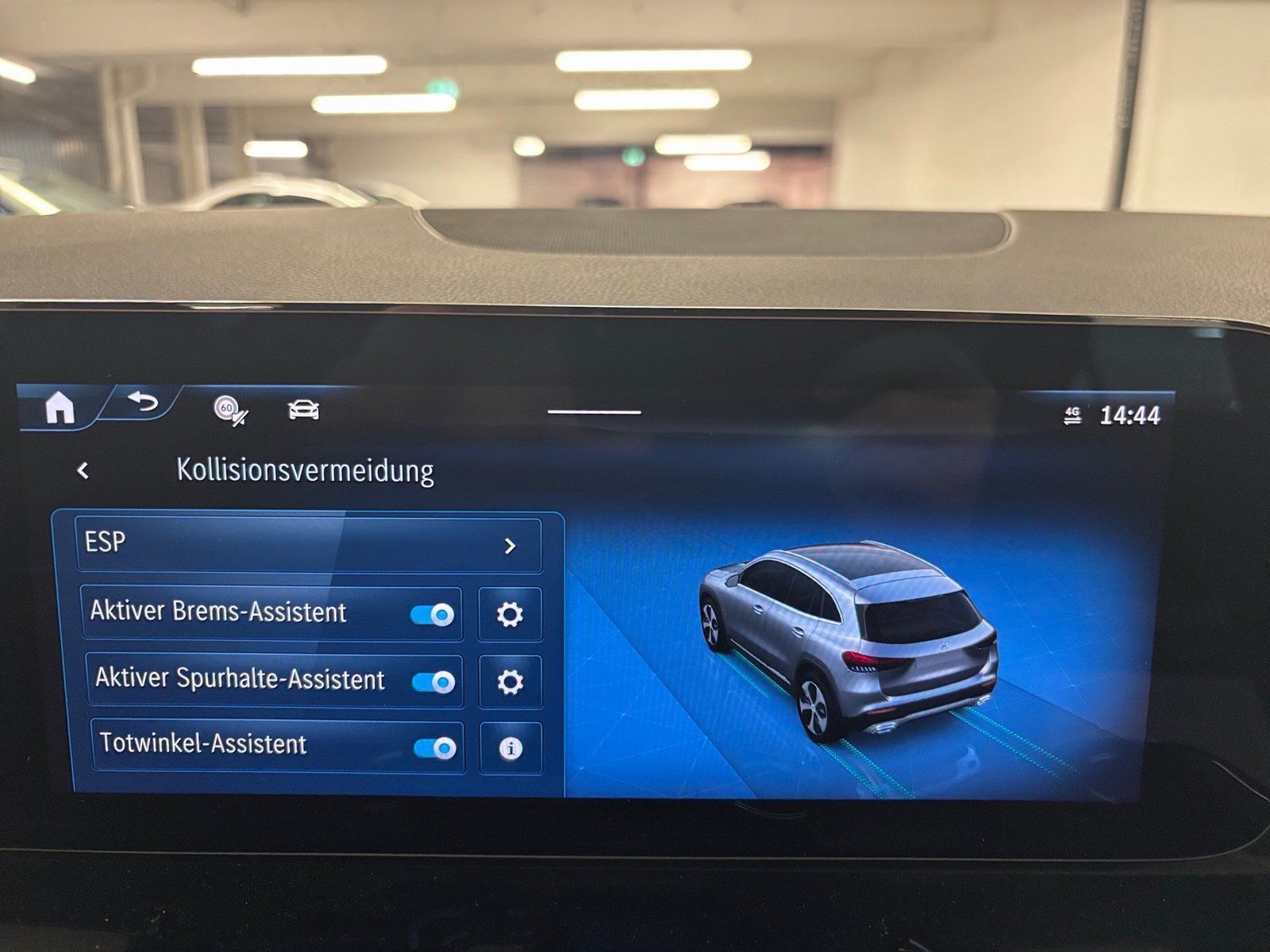 Fahrzeugabbildung Mercedes-Benz GLA 200 Progressive*Pano*Distro*Totwink*LED*Kam*