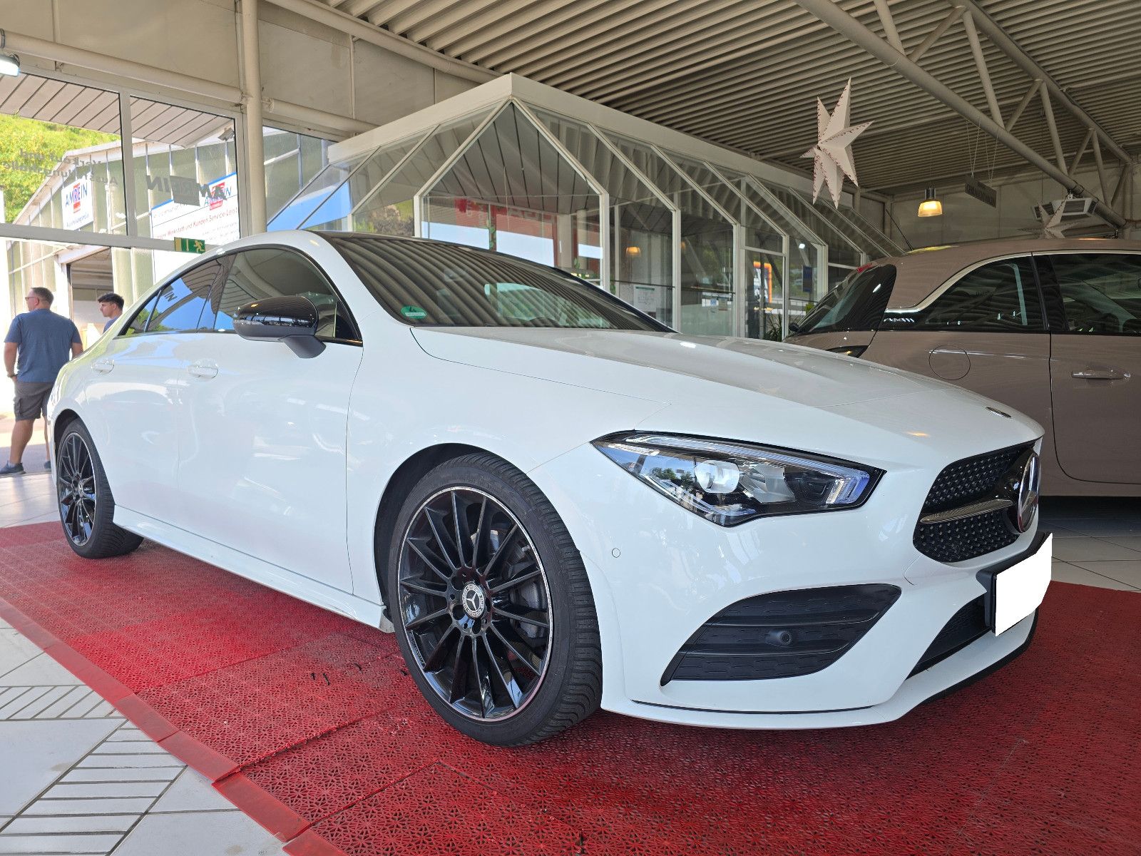 Mercedes-Benz CLA 200 AMG Line+NAVI+AHK+PANO