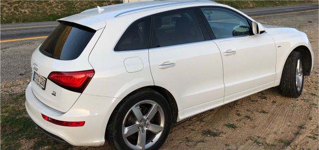 AUDI Audi Q5  2.0 40TDI  190PS Quattro S-Line T...