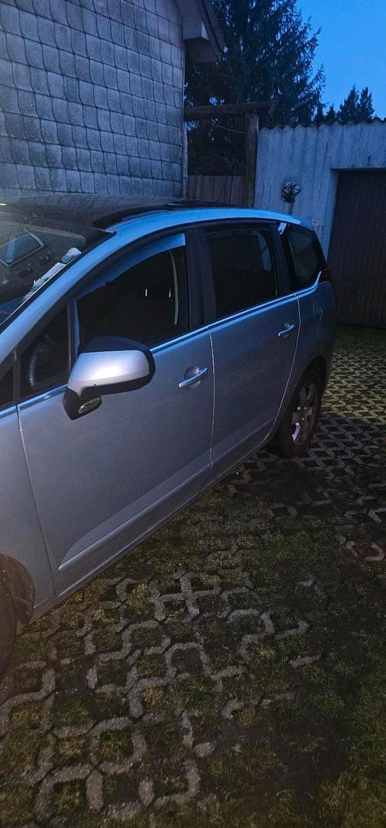 Peugeot 5008 2010 — photo 6