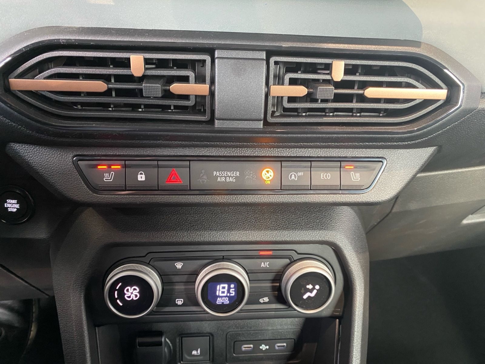 Fahrzeugabbildung Dacia Sandero Stepway Extreme TCe 110 *LED*NAVI*KAMERA