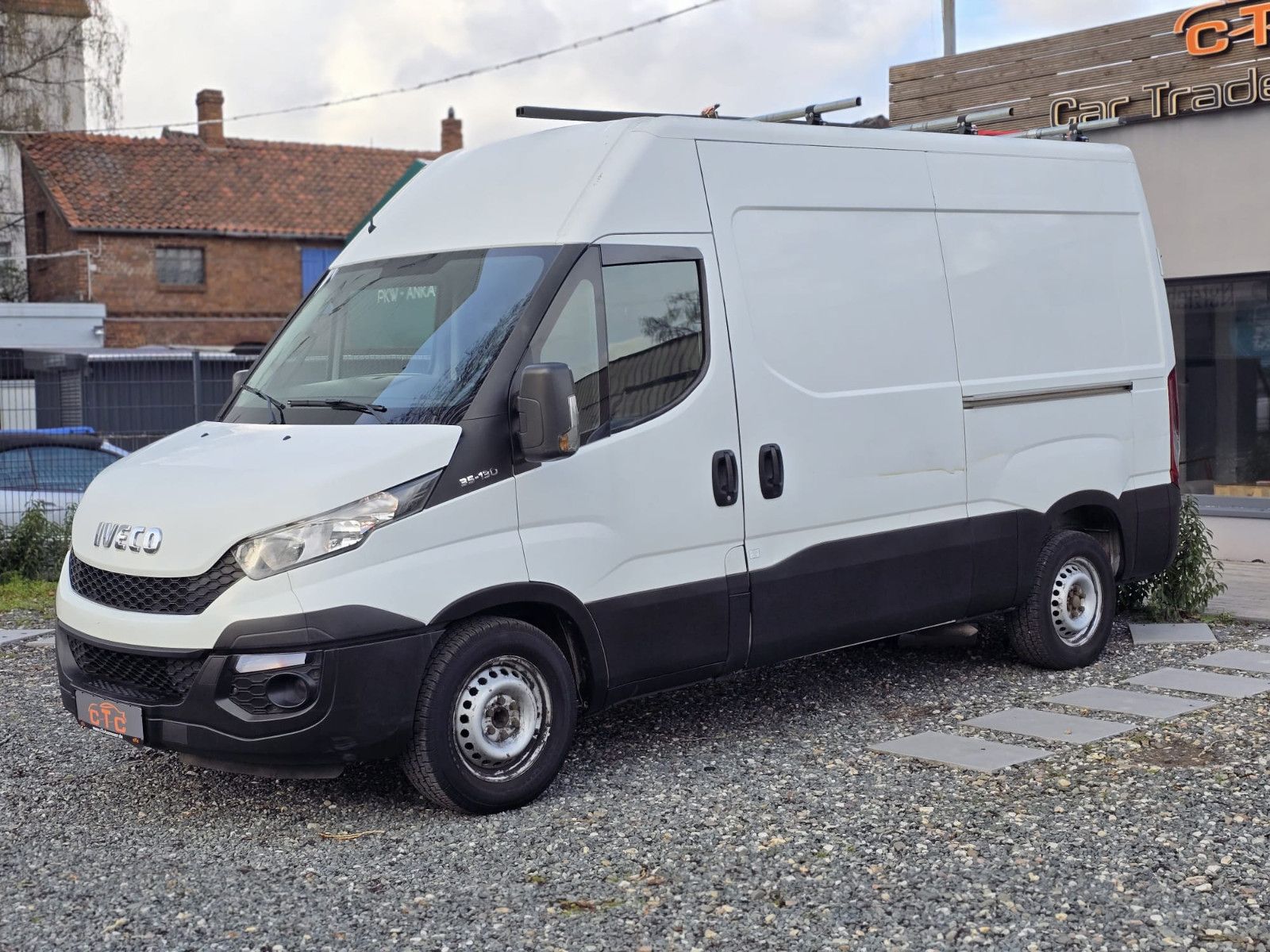 Fahrzeugabbildung Iveco Daily Kasten L3H2/Radstand 3520/AHK 3,5t/TÜV-NEU