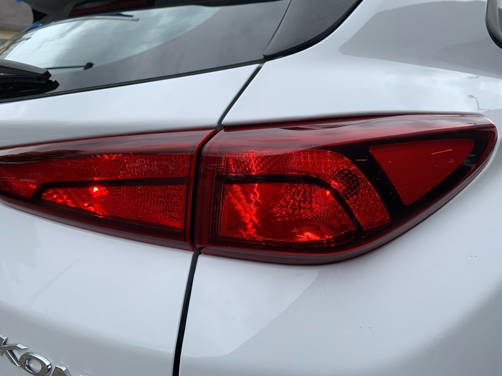 Fahrzeugabbildung Hyundai Kona Select Elektro 11 kW OBC Sitzheizung