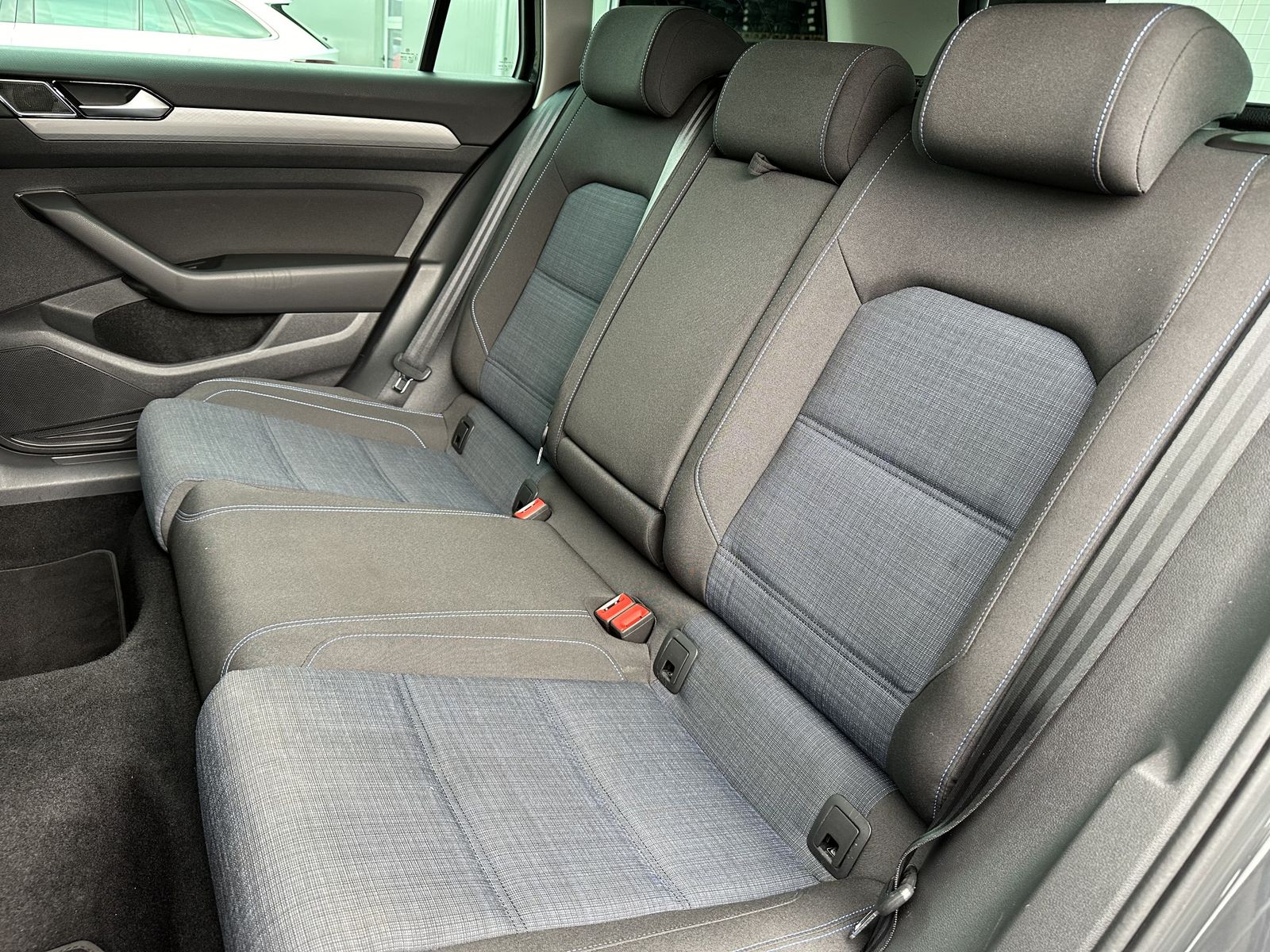 Fahrzeugabbildung Volkswagen Passat Variant 1.4 TSI DSG GTE NAV+LED+ACC+KAM