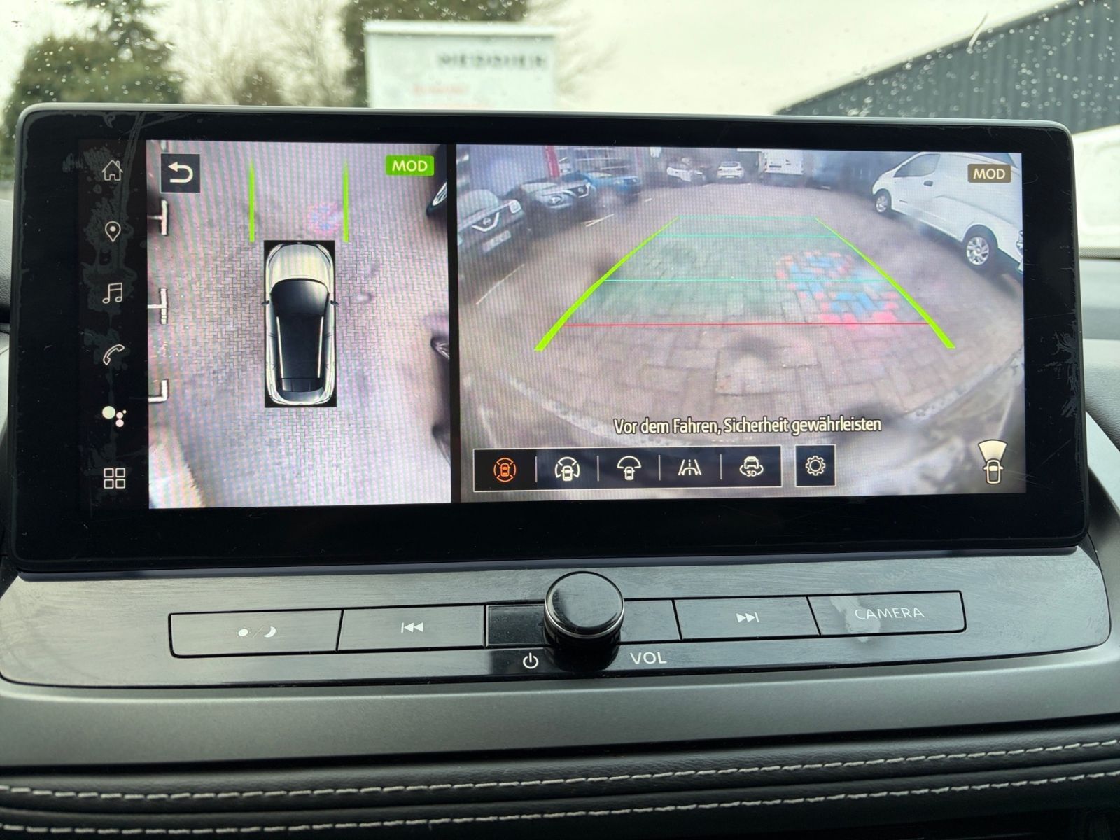 Fahrzeugabbildung Nissan Qashqai 1.3 DIG-T Automatik N-Connecta*AHK*Navi*