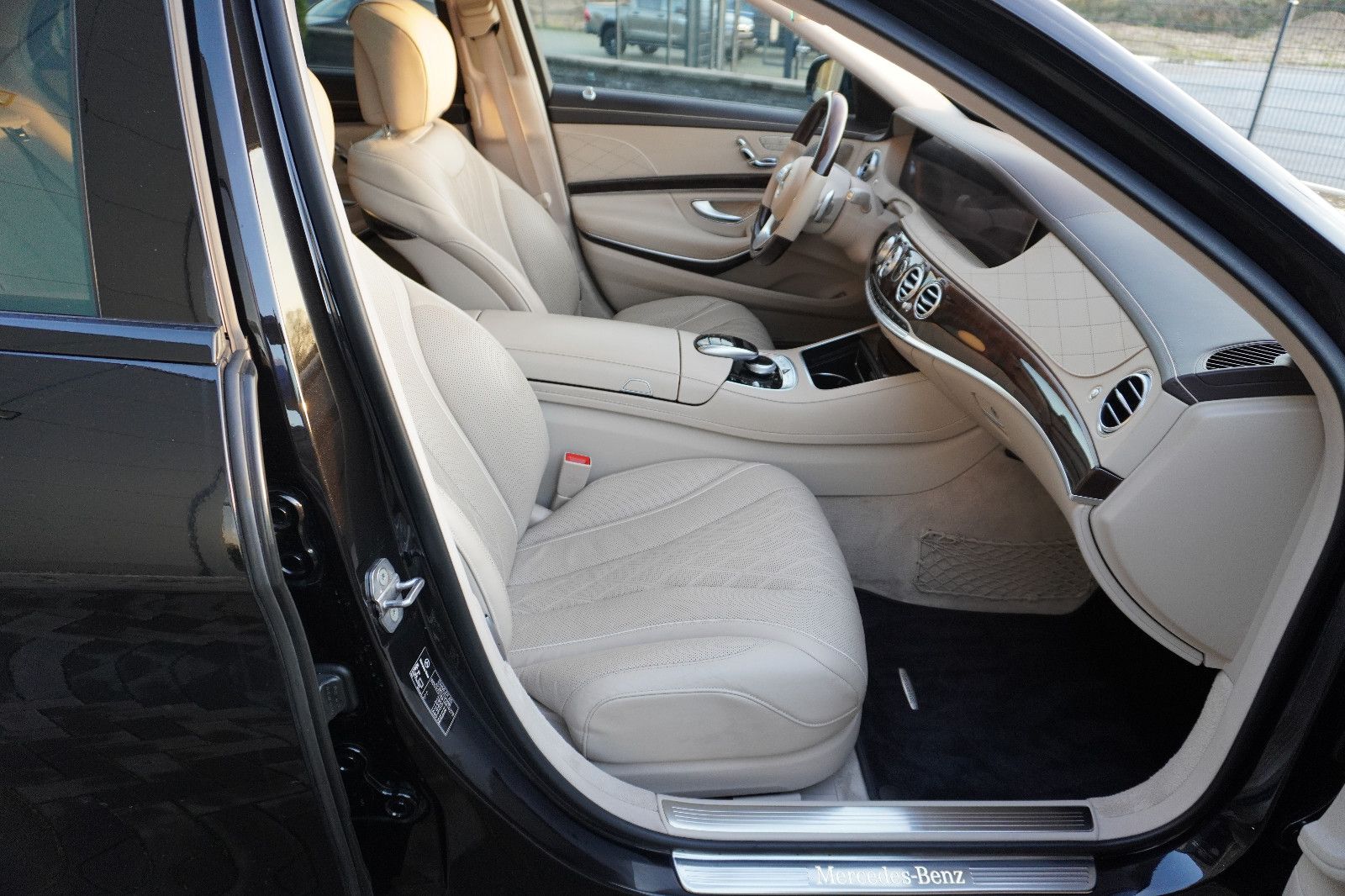 Fahrzeugabbildung Mercedes-Benz S 560 4Matic L AMG