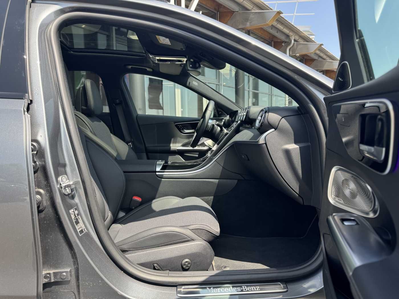 Fahrzeugabbildung Mercedes-Benz C 300 4M Avantgarde+Pano+Bumester+AHK+RFK+ Night