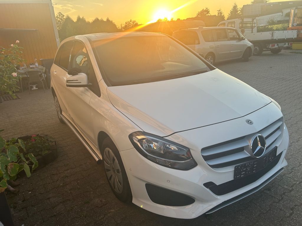 Image of Mercedes-Benz B 220
