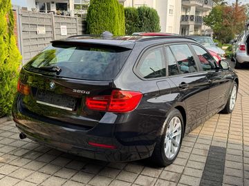BMW 320 - 4