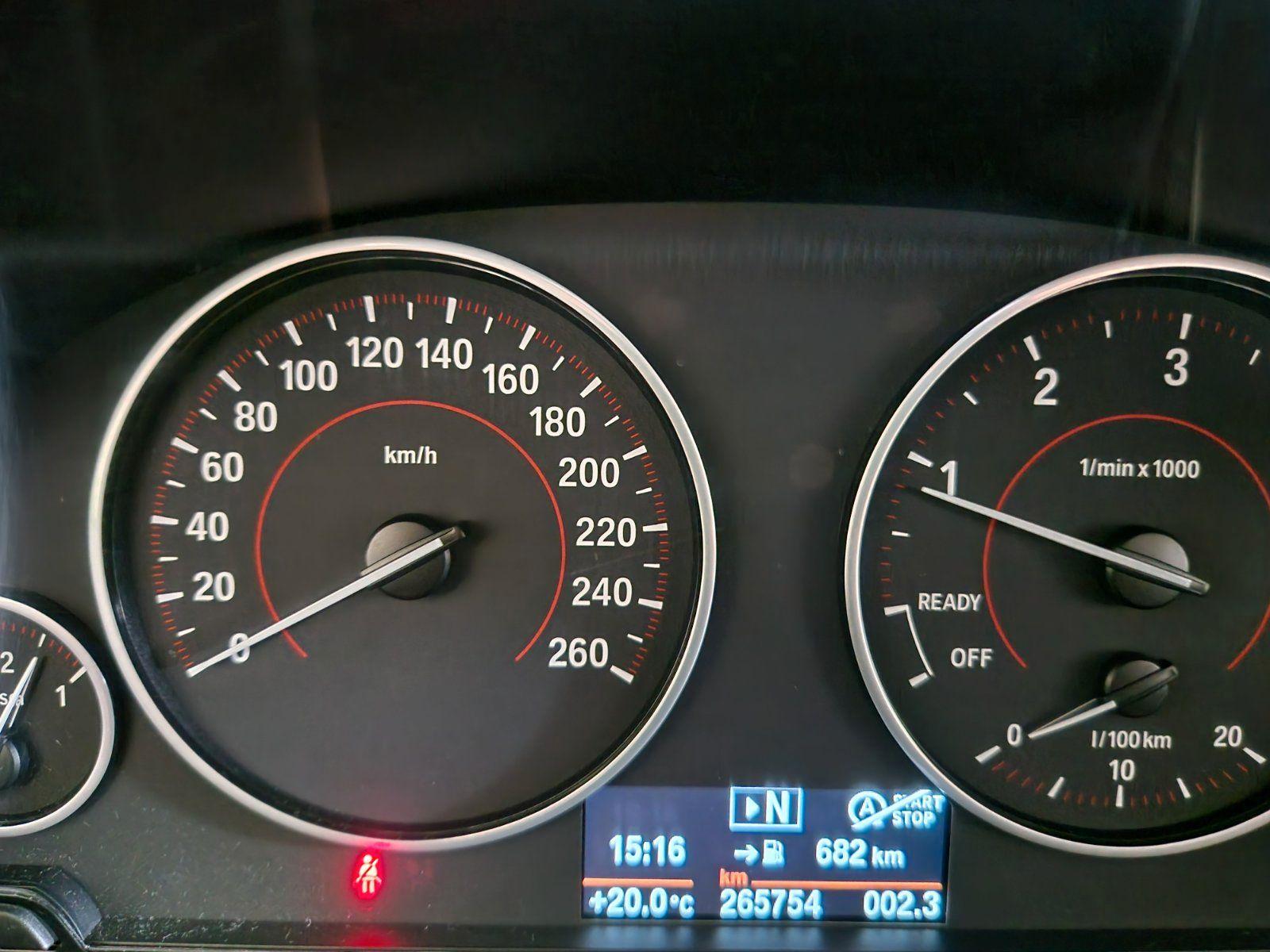 BMW 320 2012 — photo 14