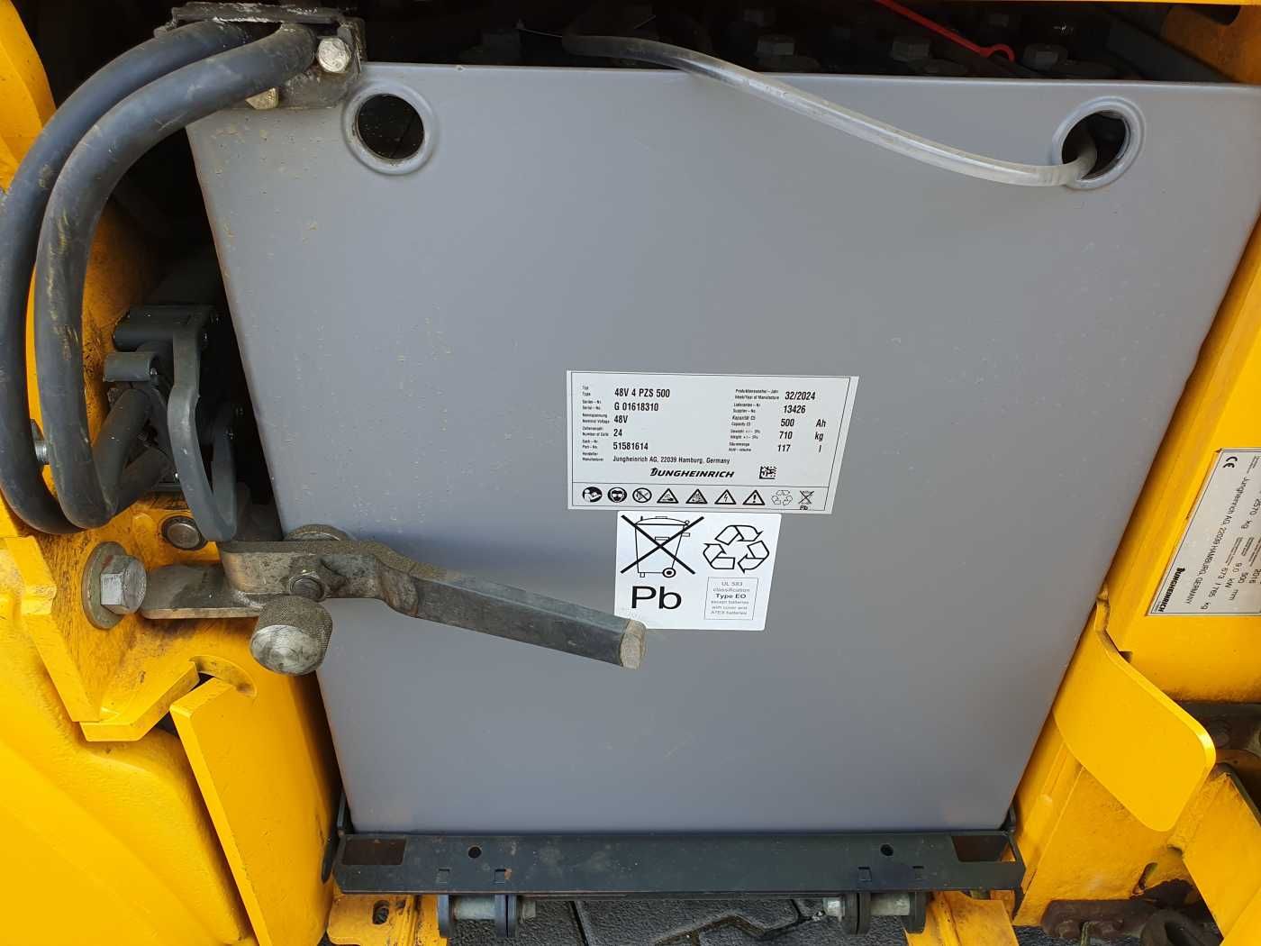 Fahrzeugabbildung Jungheinrich EFG 215 / Triplex: 4.25m! / SS / 4.166h / 2024