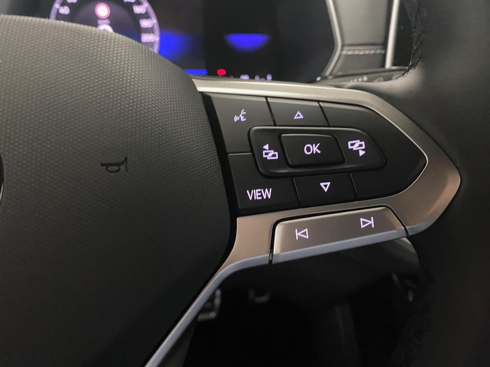 Fahrzeugabbildung Volkswagen T-Cross 1.0 TSI DSG R-Line BLACKSTYLE+MATRIX+AHK