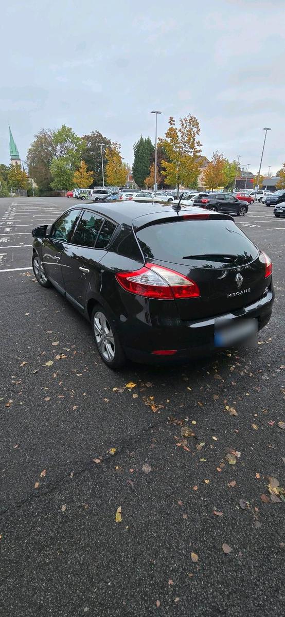 Renault Megane 2010 — engine 106 HP (78kW)