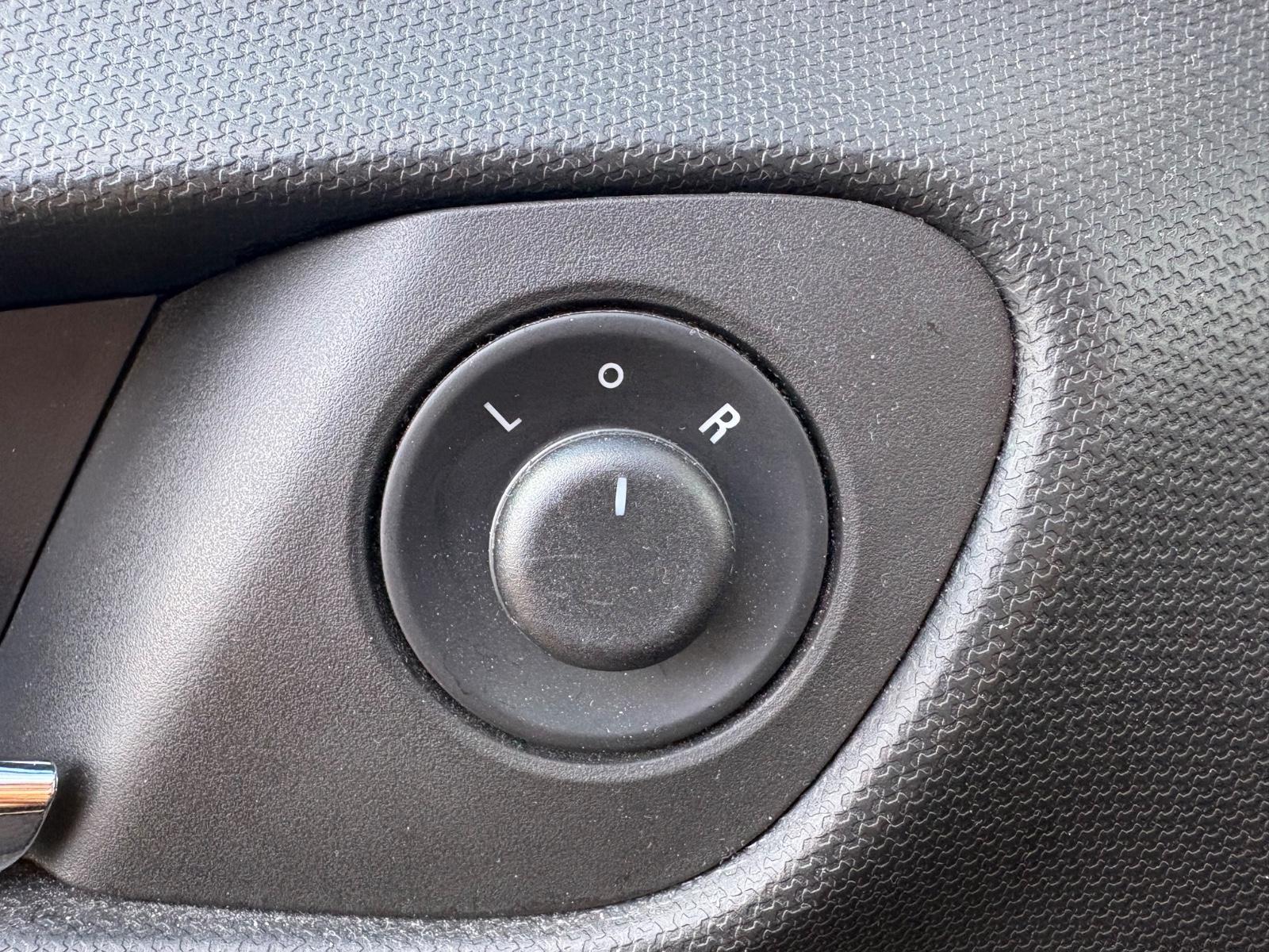 Opel Meriva 2015 — photo 21