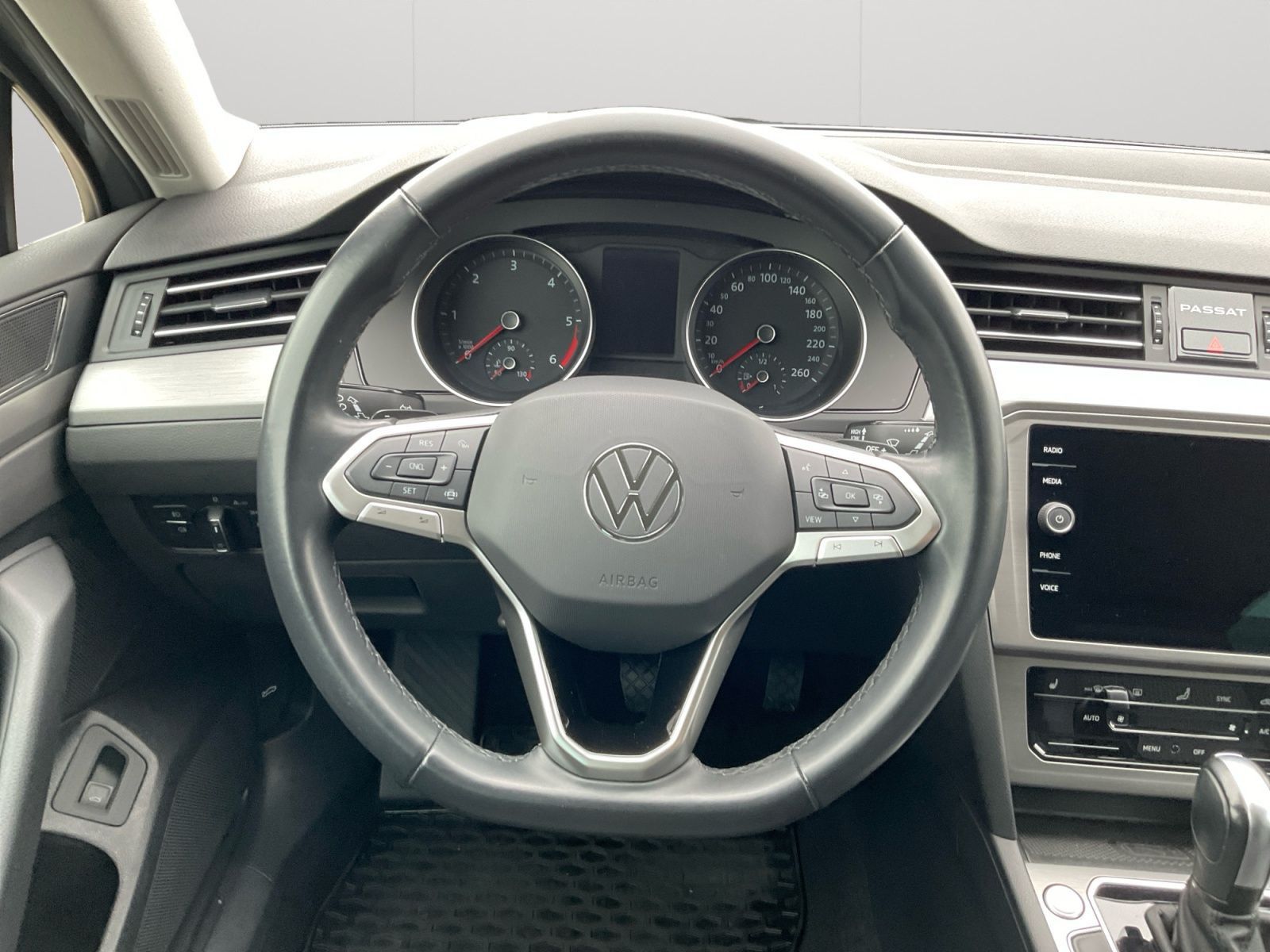 Volkswagen Passat Variant - Bild 12