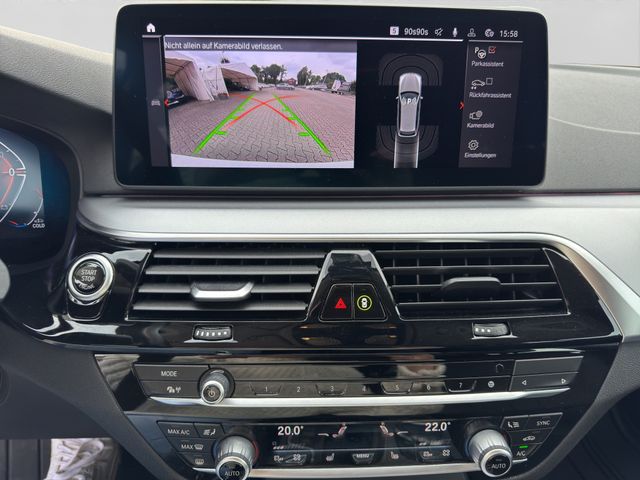 Fahrzeugabbildung BMW 530d Touring xDrive+LED+Kamera+Leder+DAB