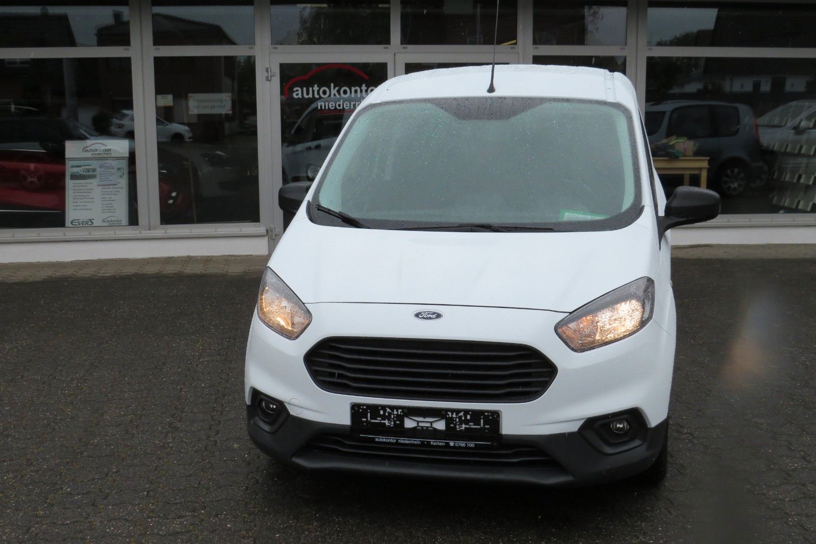 Fahrzeugabbildung Ford Transit Courier TREND NAVI SCHECKHEFT 1.HD