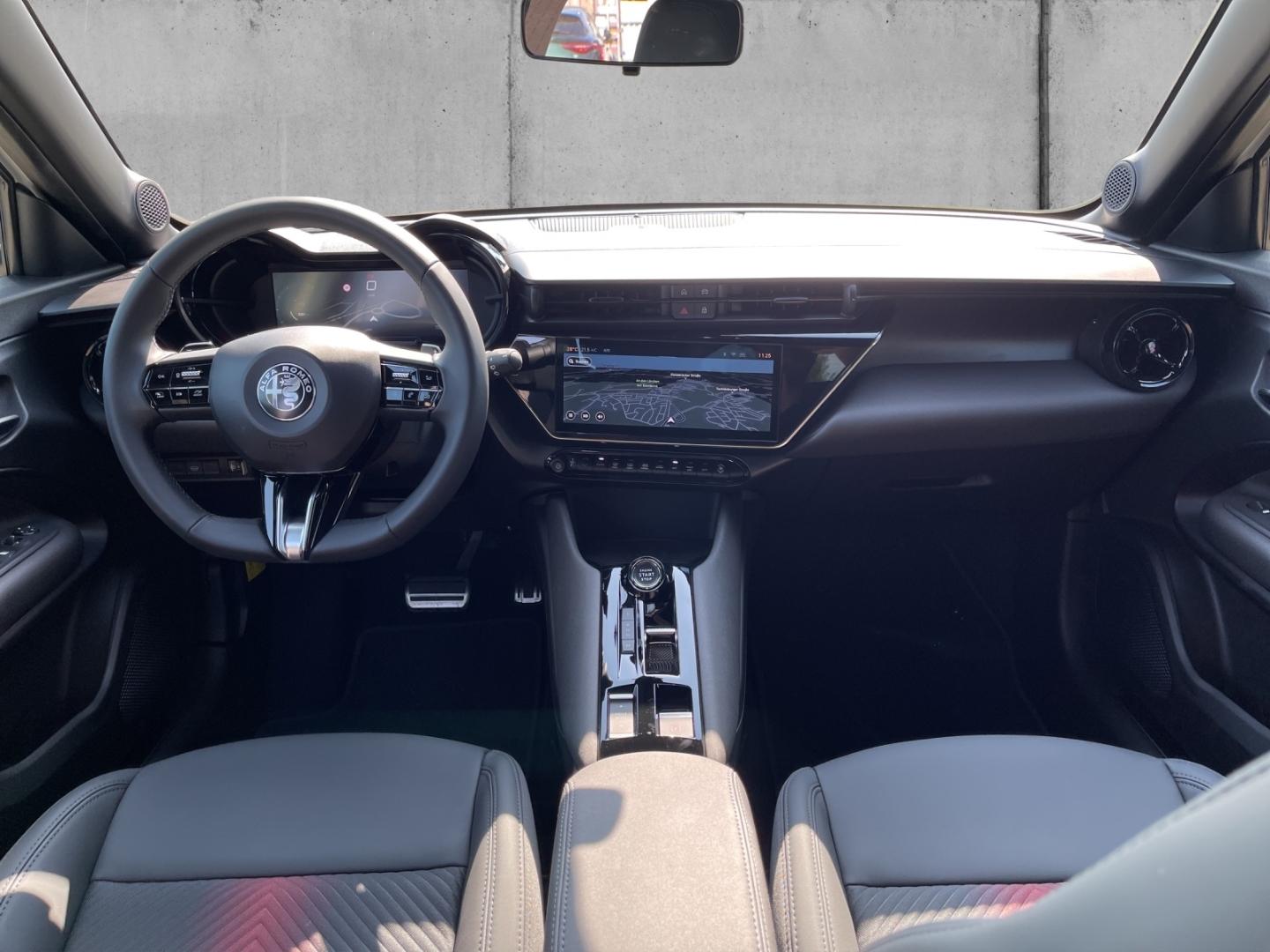Alfa Romeo Junior IBRIDA Speciale 1.2 VGT MASSAGE+PDC+KAMER