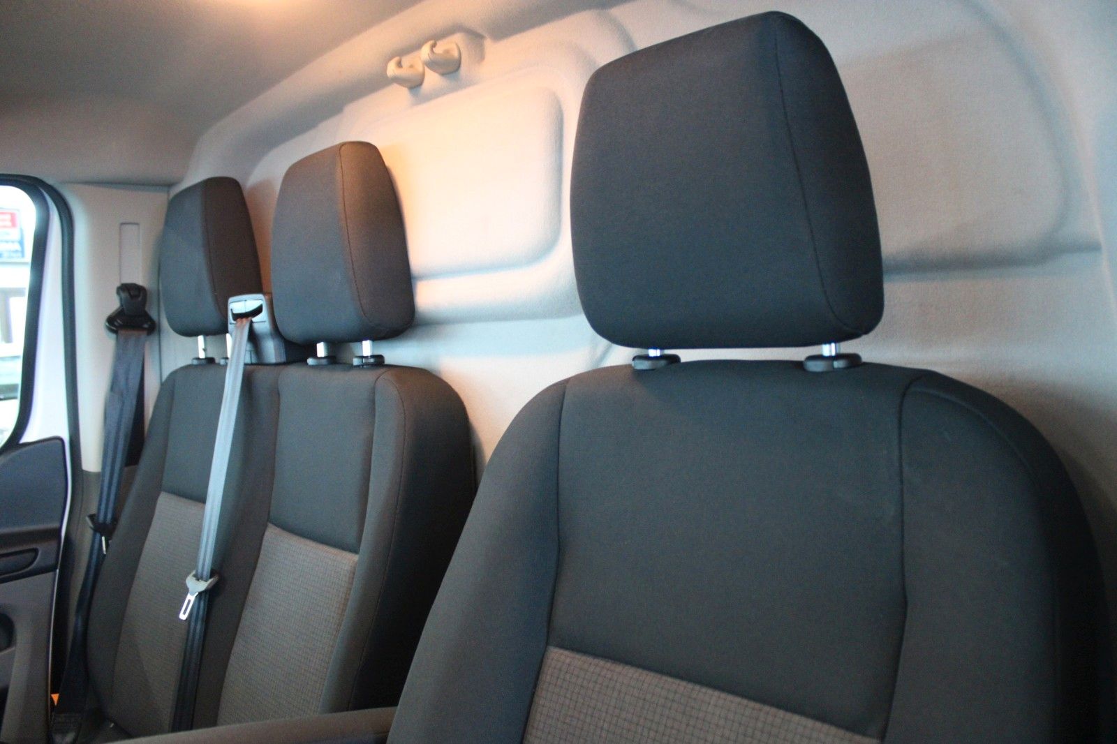 Fahrzeugabbildung Ford Transit Custom L1 Kasten AHK Dachträger 1.Hand