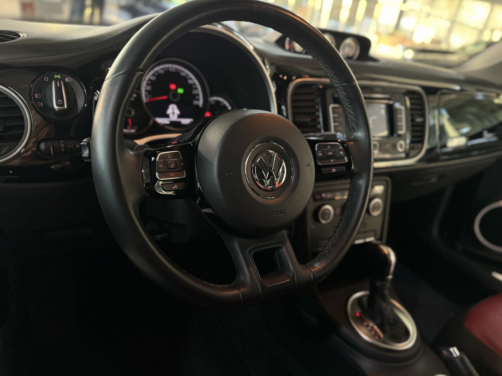 Fahrzeugabbildung Volkswagen Beetle 2.0 TDI DSG Käfer Panorama Bi-Xenon Leder