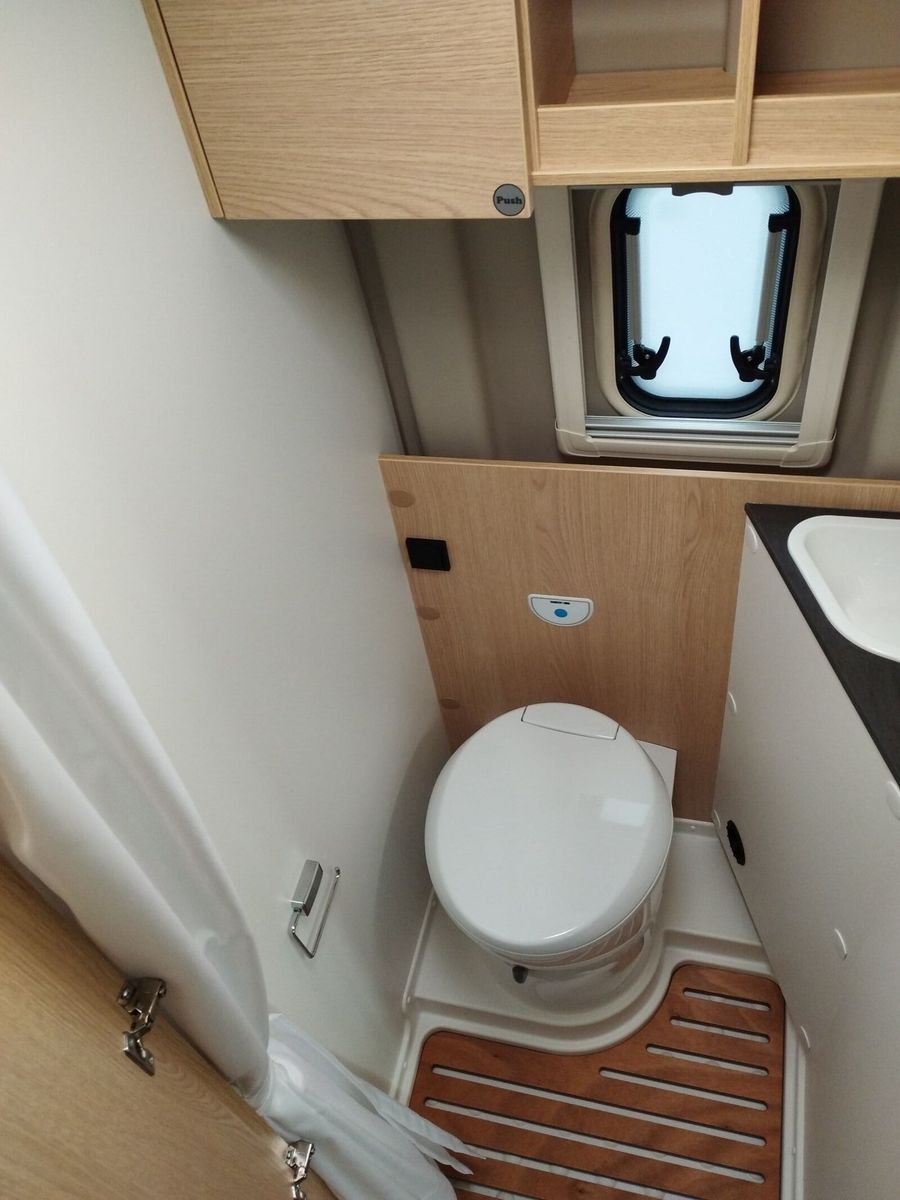 Fahrzeugabbildung Sunlight Adventure Cliff 640 Automatik, Dörr Edition, LTE