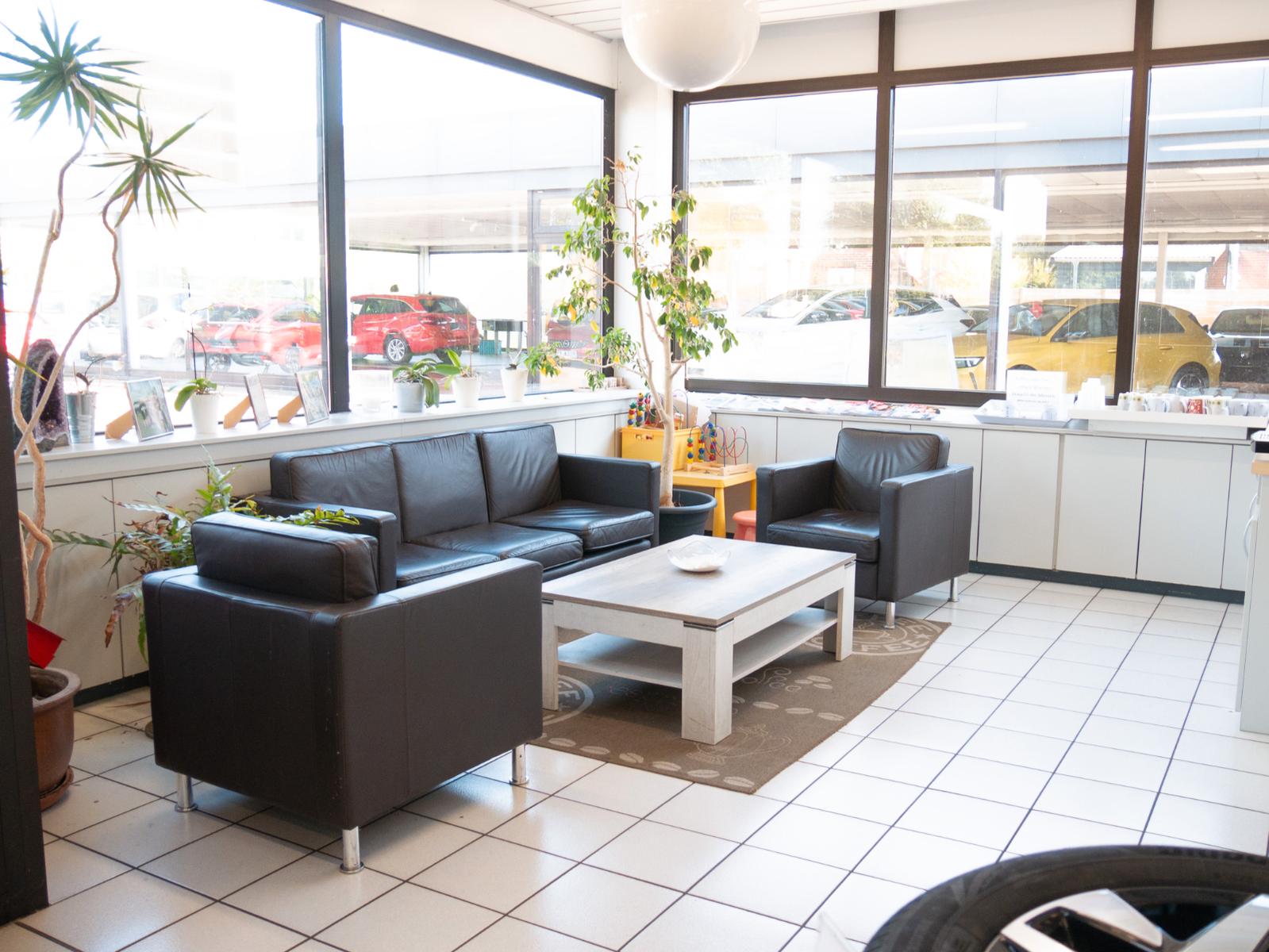 showroom-image-bottom