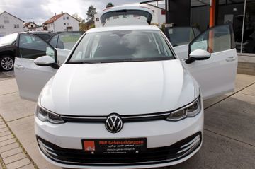 Fahrzeugabbildung Volkswagen Golf VIII Lim. Style eTSI DSG ACC Navi AHK LED
