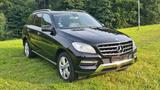 Mercedes-Benz ML 350 4MATIC BlueEFFICIENCY - - Mercedes-Benz ML 350 mit Benzin-Antrieb: Schwarz, Leder, Geländewagen