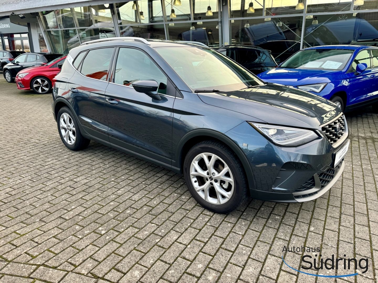 Arona 1,0 TSI FR Navi LED ACC FULL LINK