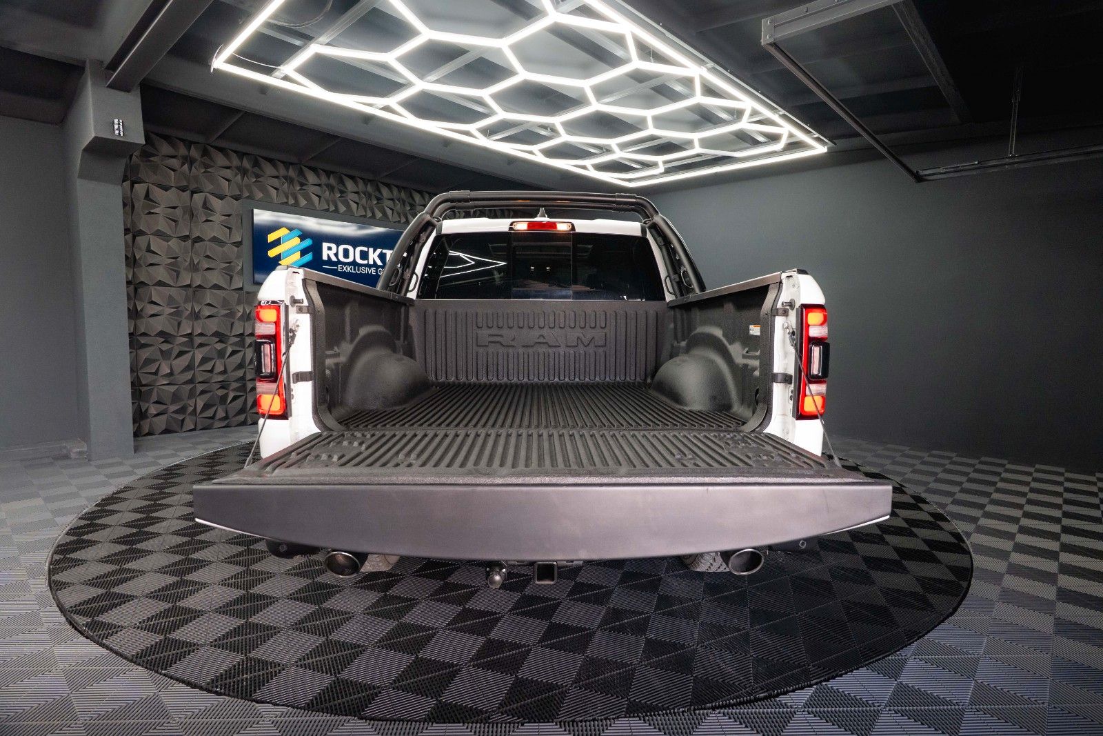 Fahrzeugabbildung Dodge RAM 3.0 MY 25 TWIN TURBO LARAMIE Night Pano ACC