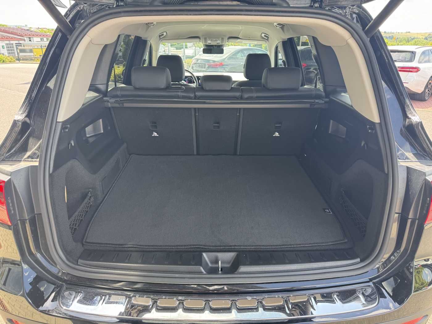 Fahrzeugabbildung Mercedes-Benz GLB 180 Progressive+AHK+RKamera+LED+ IHC+DAB