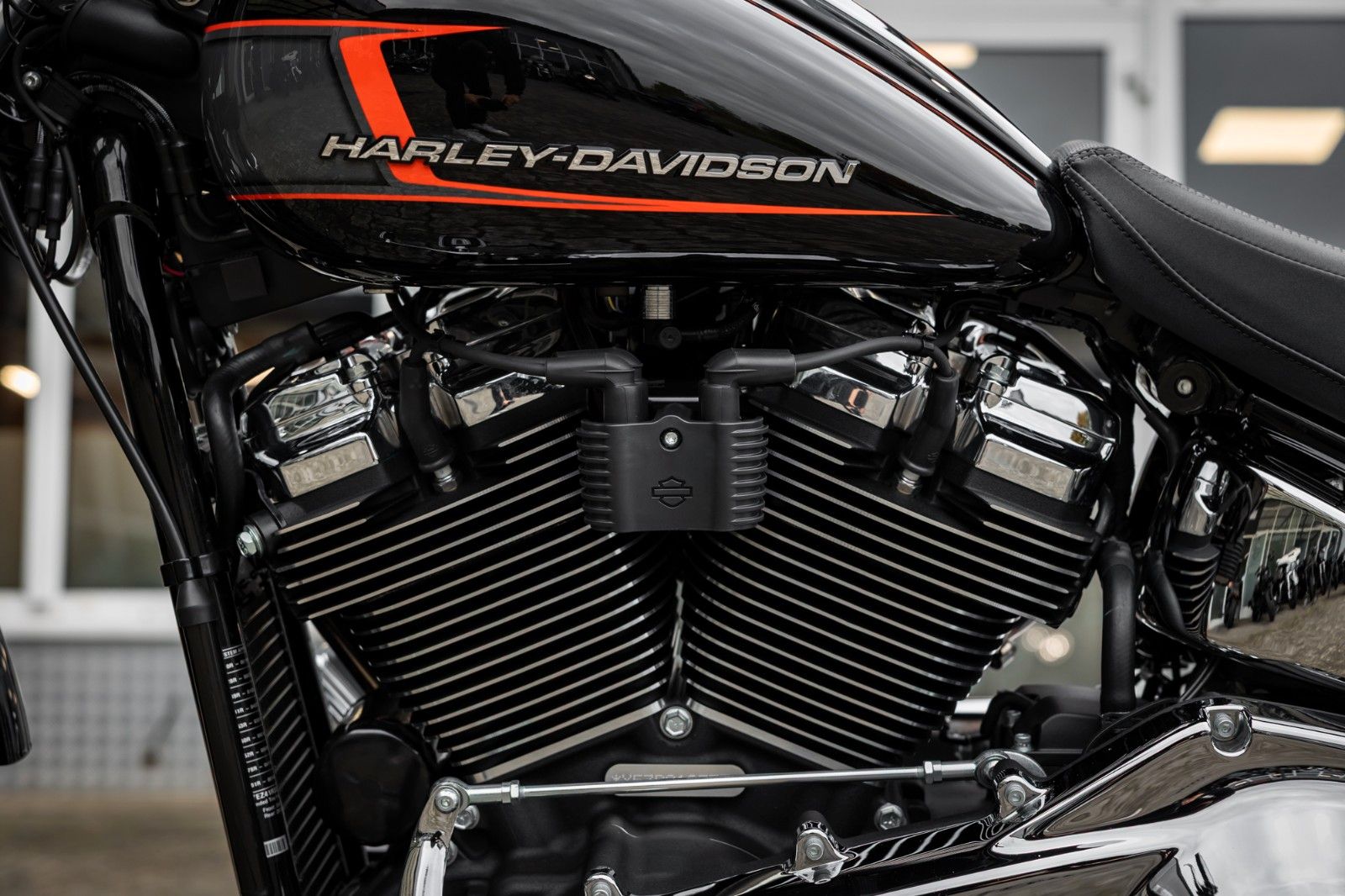 Fahrzeugabbildung Harley-Davidson FXBR Breakout 117 cui MY24 - JEKILL & HYDE