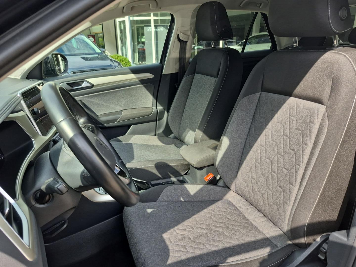 Volkswagen T-Roc Move DSG Navi CarPlay LED SHZ Parklenkassi, миниатюра 6