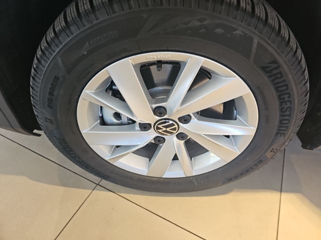 Fahrzeugabbildung Volkswagen T-Roc 1.5 eTSI LIFE SHZ LED-PLUS KAMERA KEYLESS