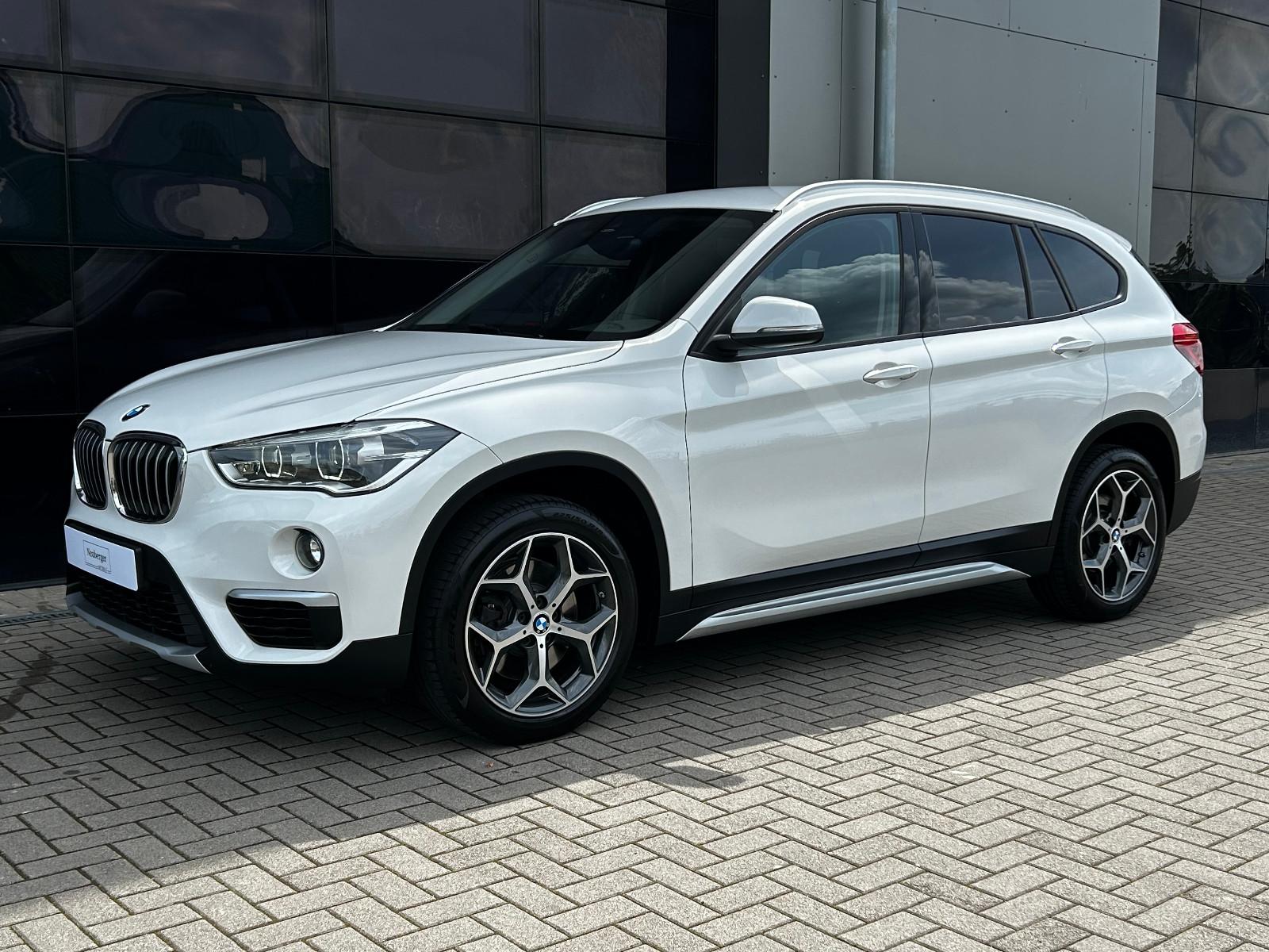 BMW X1 xDrive 20i xLine|AHK|Automatik|Navi