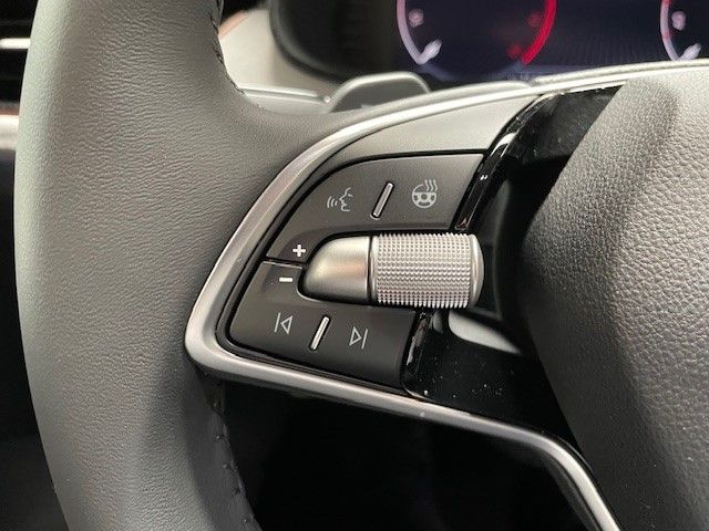 Fahrzeugabbildung SKODA Kamiq Tour 1.0 TSI DSG AHK Navi Digitales Cockpi