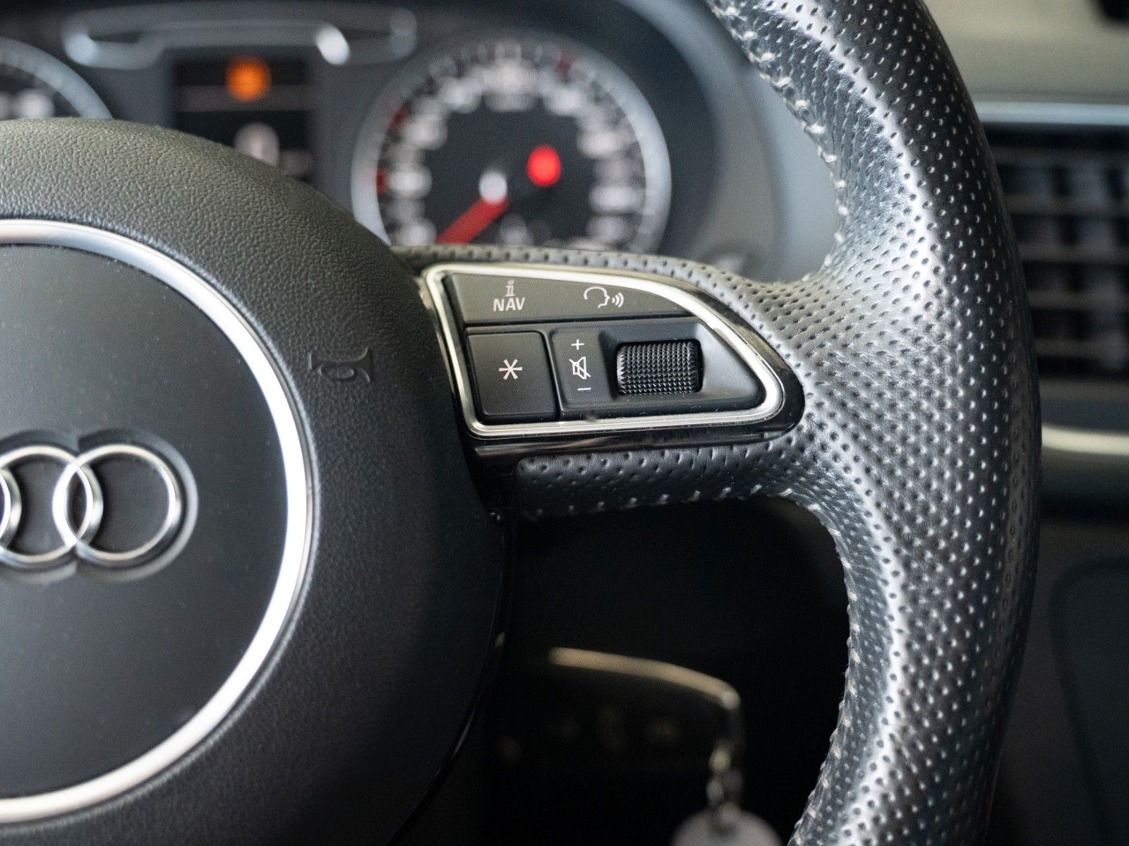 Fahrzeugabbildung Audi Q3 2.0 TFSI quattro AUTOM./ALLRAD/SITZHEIZUNG