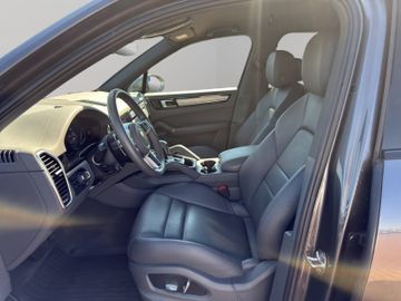 Porsche Cayenne - 9
