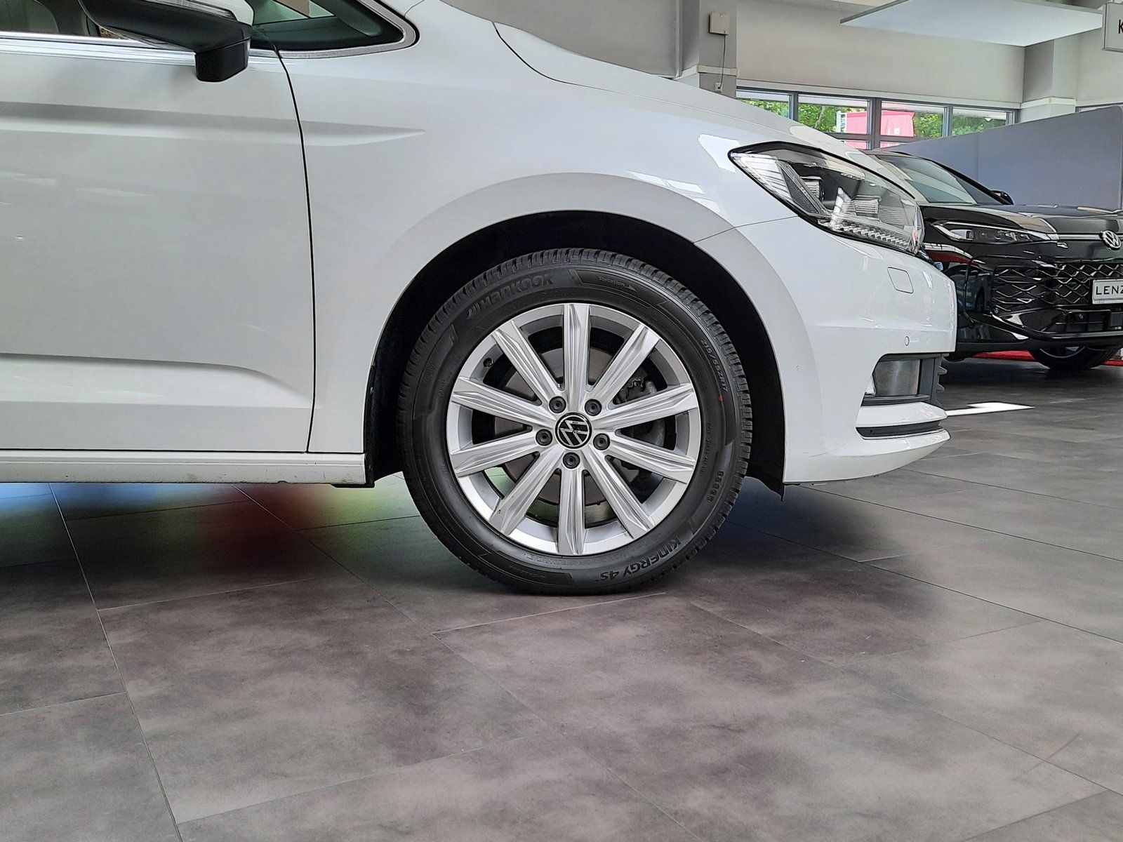 Fahrzeugabbildung Volkswagen Touran Highline TSI *AHK*Panodach*LED*PDC*Navi*